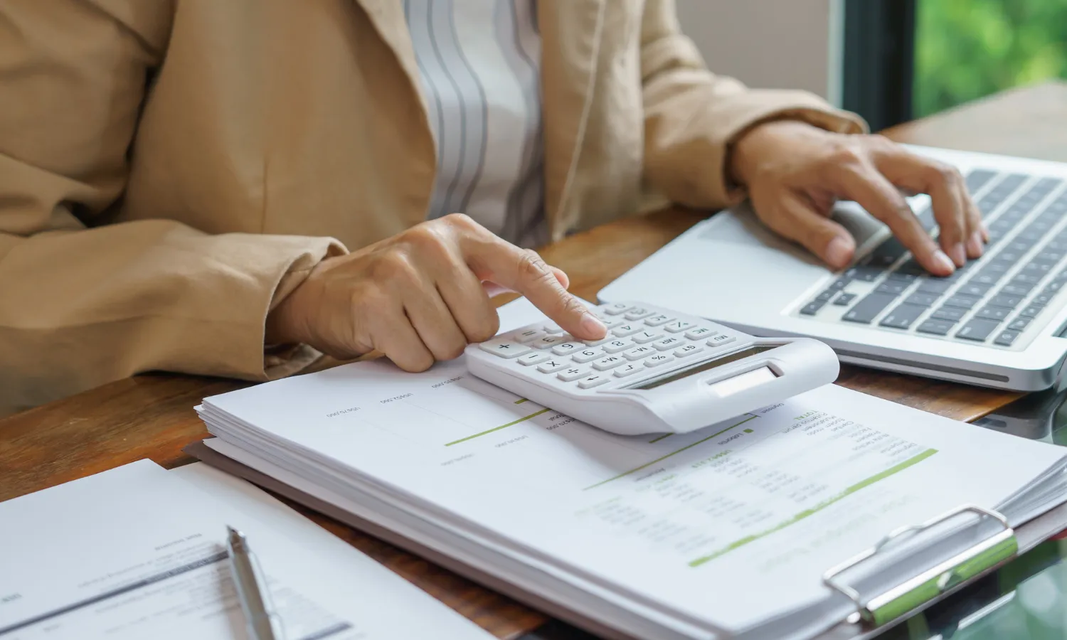 İzmir vergi hukuku süreçleri görseli — vergi incelemesi, vergi davası, uzlaşma